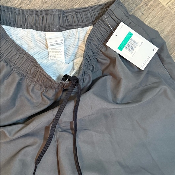 NWT Men's XL Nike Swim Grey Athletic / Swim Drawstring Shorts - 6" Inseam - Picture 3 of 3